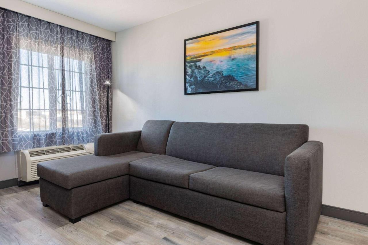 La Quinta Inn & Suites By Wyndham Ardmore Εξωτερικό φωτογραφία