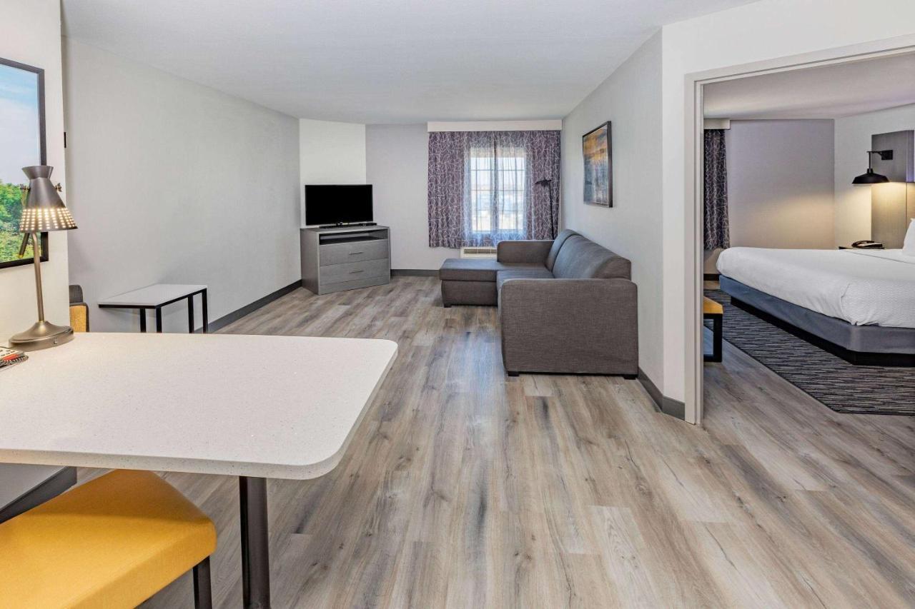 La Quinta Inn & Suites By Wyndham Ardmore Εξωτερικό φωτογραφία