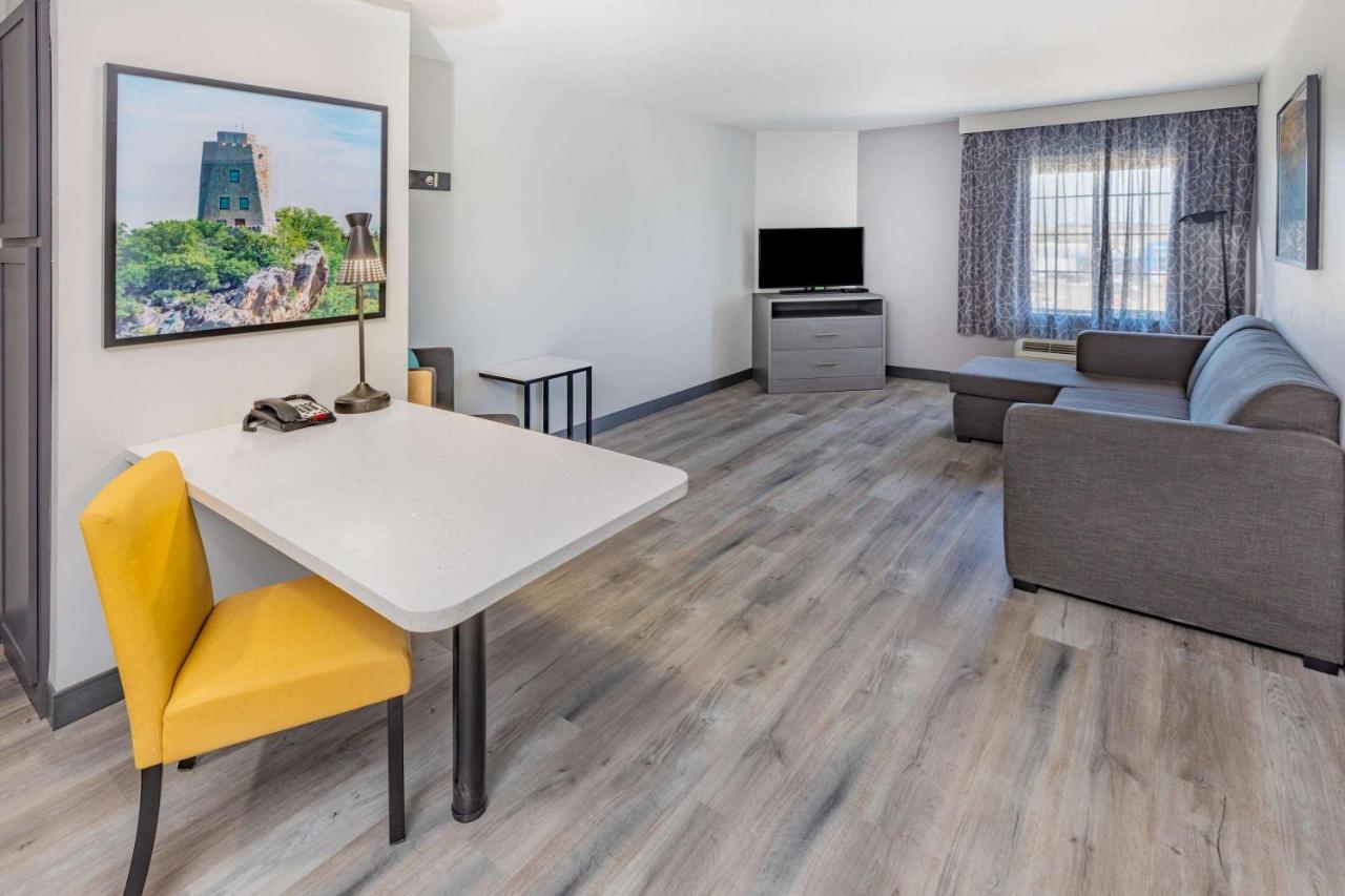 La Quinta Inn & Suites By Wyndham Ardmore Εξωτερικό φωτογραφία
